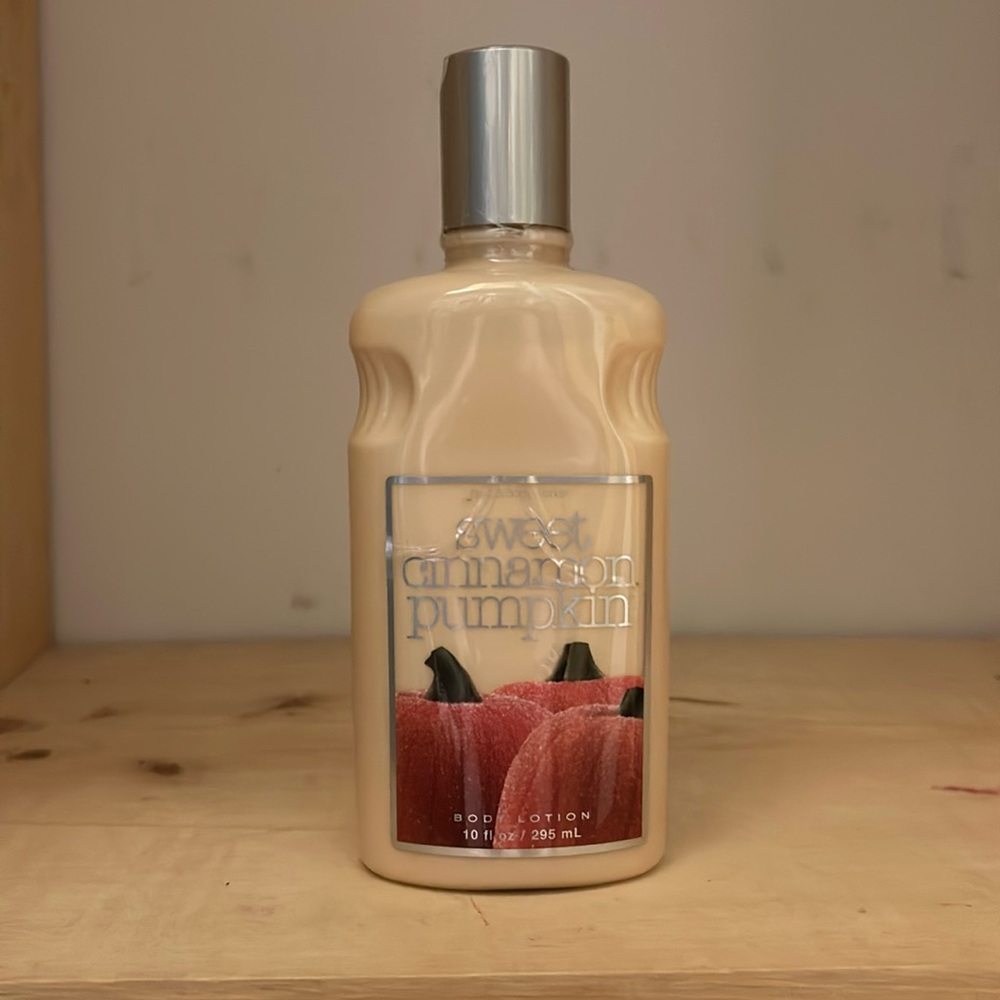 Bath and Body Works Sweet Cinnamon Pumpkin body lotion 10fl oz